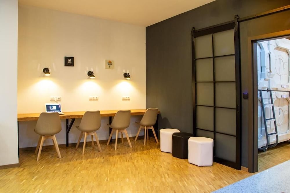 Фото Area24I7 Europaplatz Apartment