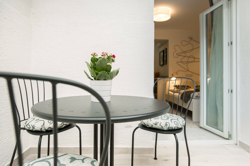 Фото Witty Please & Bardot