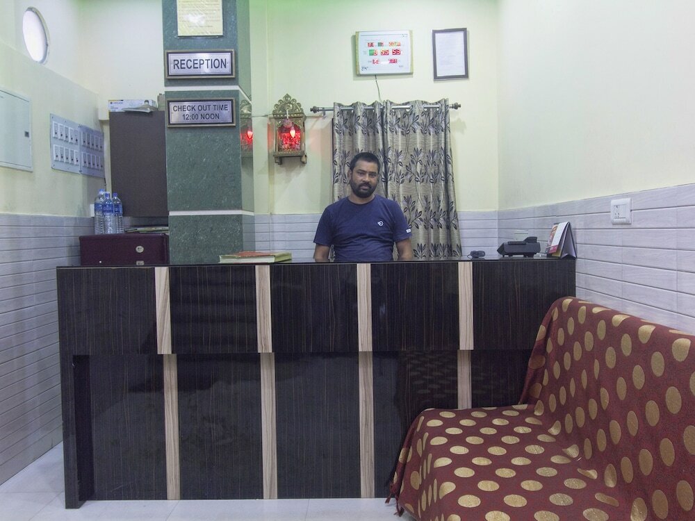 Фото Oyo 16792 Bidhan Plaza