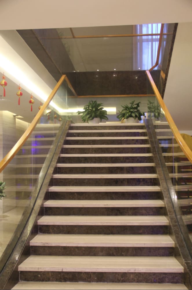 Фото Golden Central Hotel Shenzhen