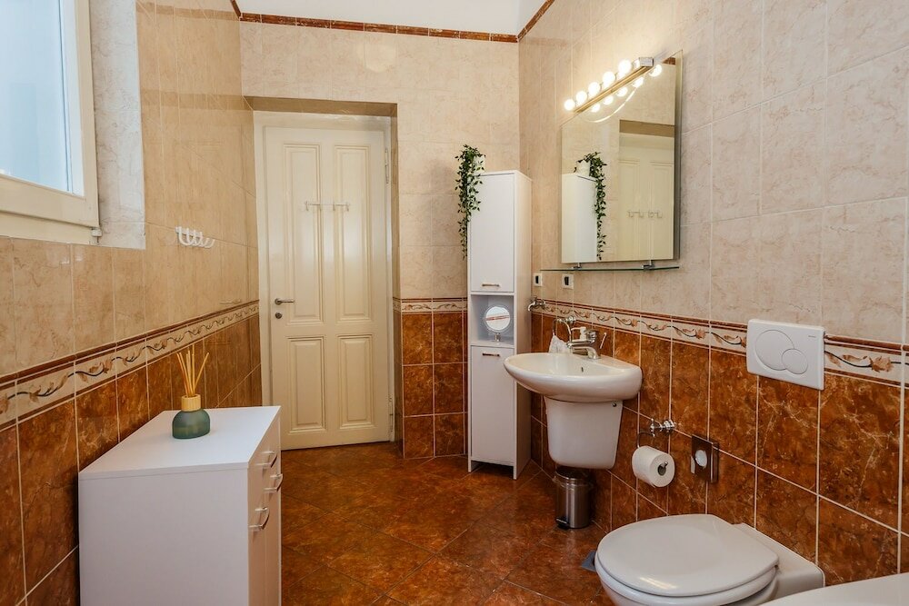 Фото Best Luxury apt in Zagreb for 16 ppl