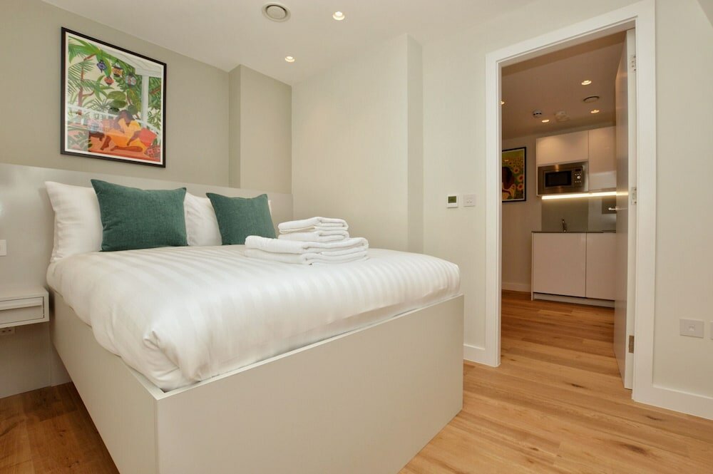 Фото Cromwell Serviced Apartment