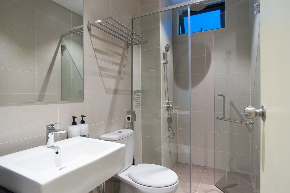 Фото A9 Relax & Enjoy in a Luxury Condo near Jonker St