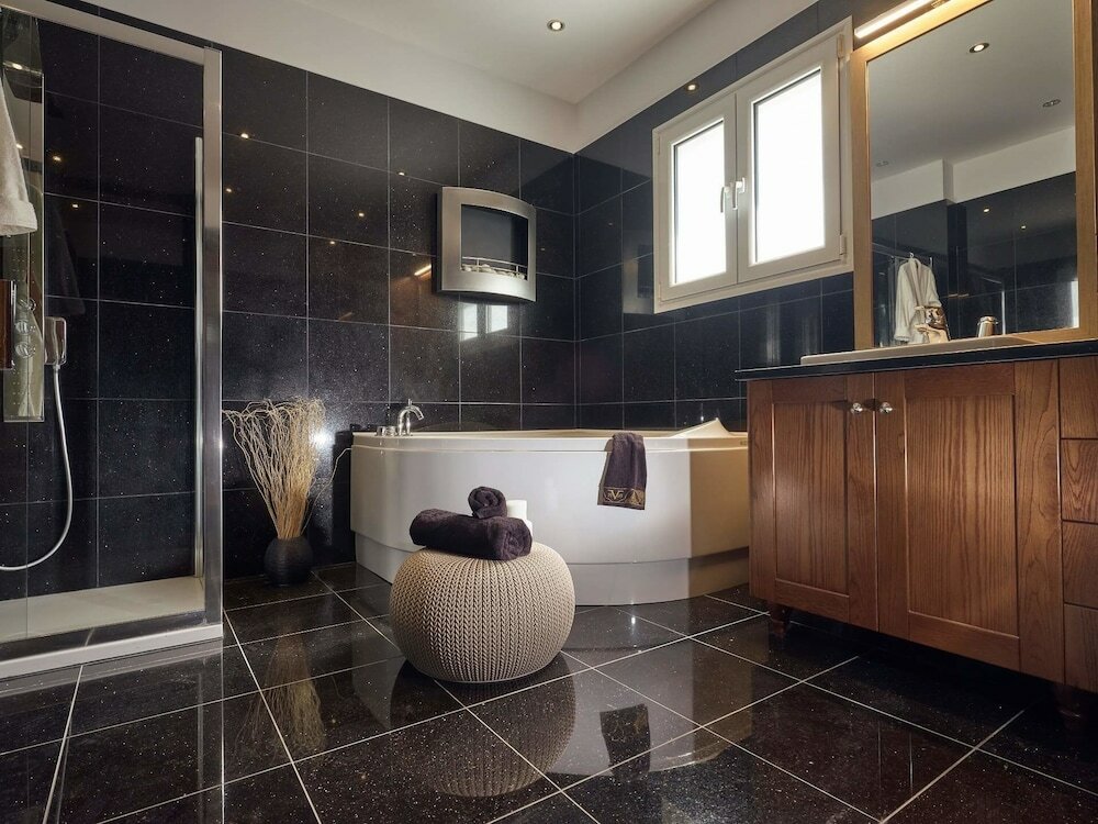 Фото Mont Bleu Luxury Villa