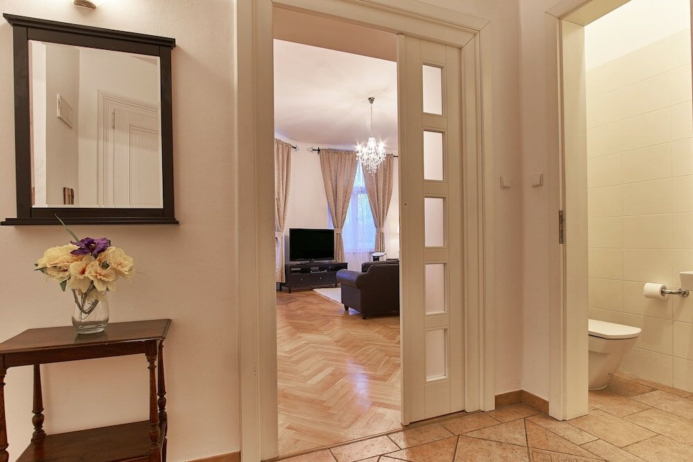 Фото Old Town Square Royal Apartment