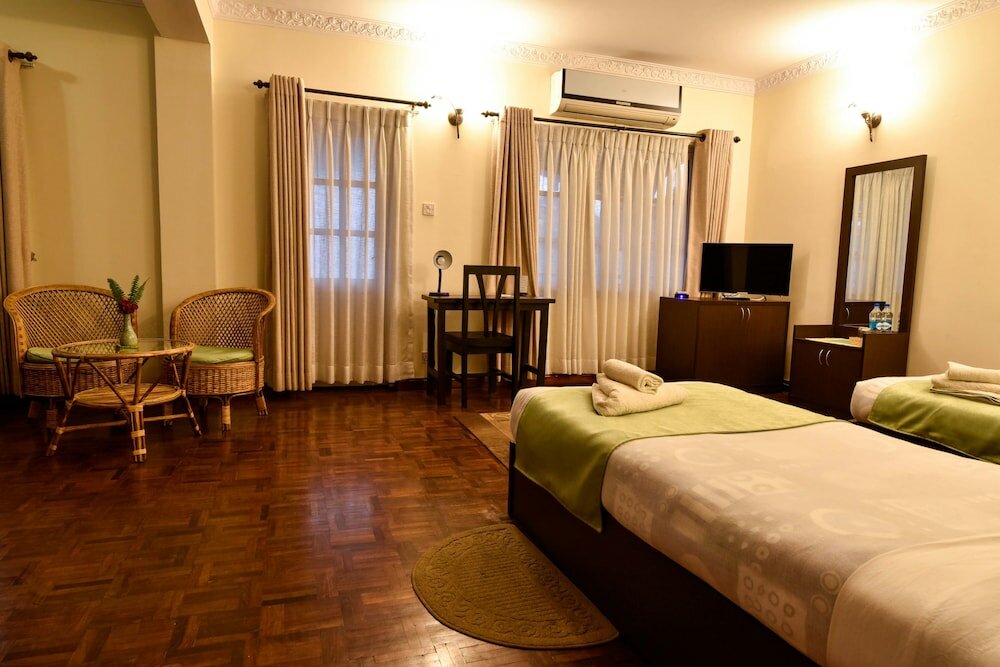 Фото Suburb Cafe & Inn