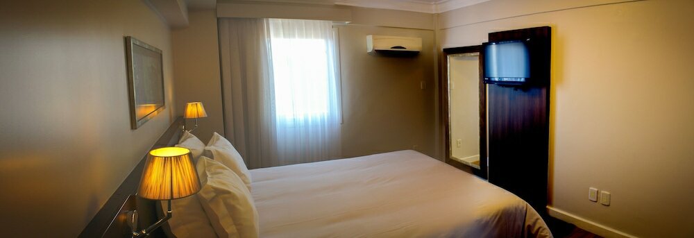 Фото Charrua Hotel