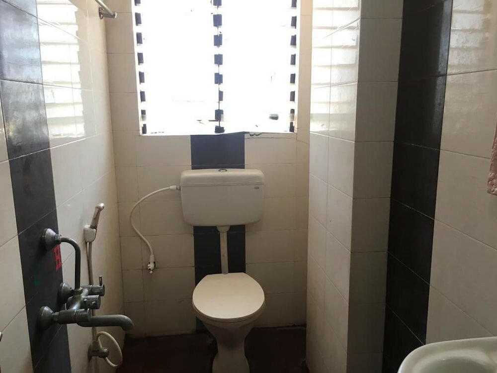 Фото Iroomz Amrutha Residency