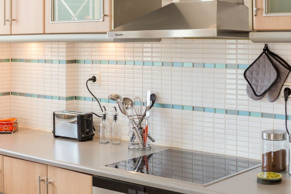 Фото Bright & Spacious two-floor Family Garden Home