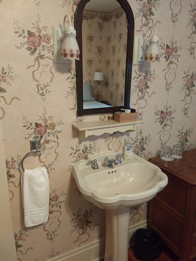 Фото Avery On Prospect Hill Guest House