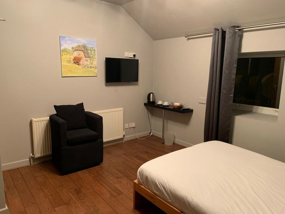 Фото Halfway House