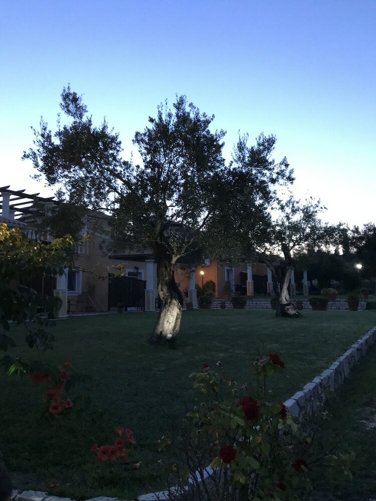 Фото L'Eremo Luxury Apartments