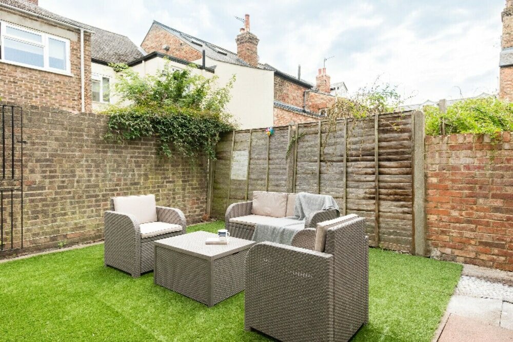 Фото The Century Chalet - Contemporary 2bdr Townhouse with Parking