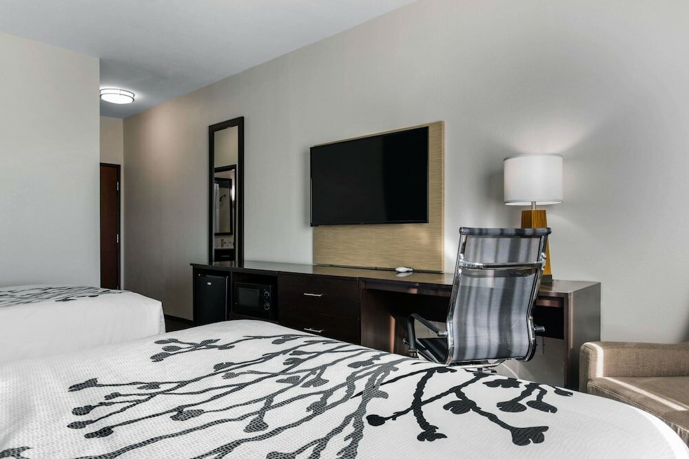 Фото Mainstay Suites