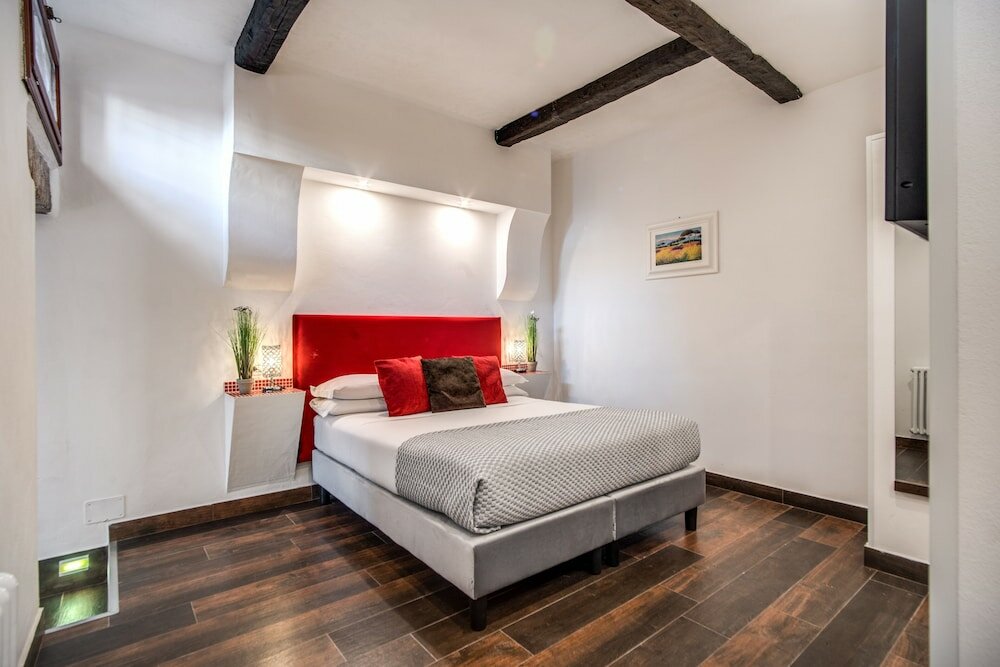 Фото Piazza di Spagna Comfort Rooms