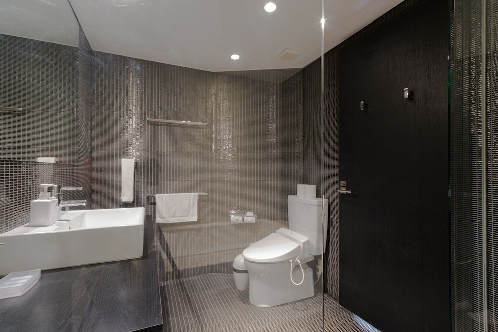 Фото Kira Kira Suites by H2 Life