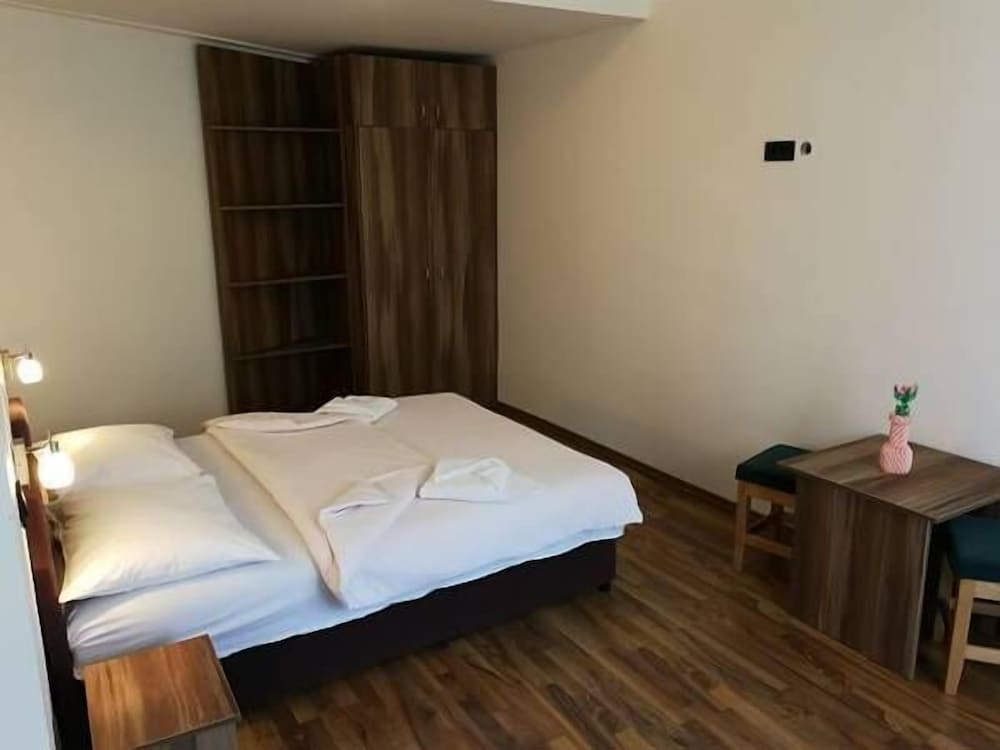 Фото Hotel Mladost