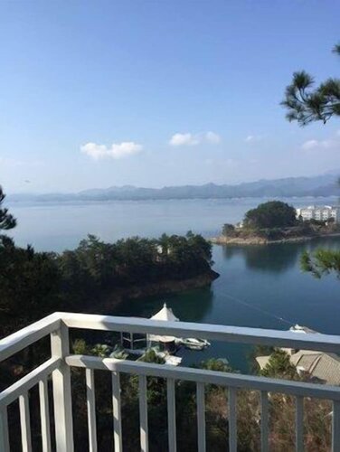 Гостиница Qiandaohu Luxury Lake View Villa