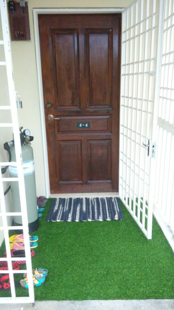 Фото Pinang Beach Apartment at Bayu Emas