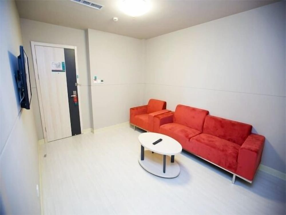 Фото Jinjiang Inn Wuhai Joy City