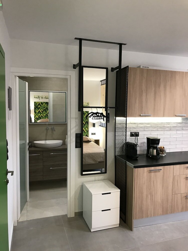 Фото The Athenians Art Apartments