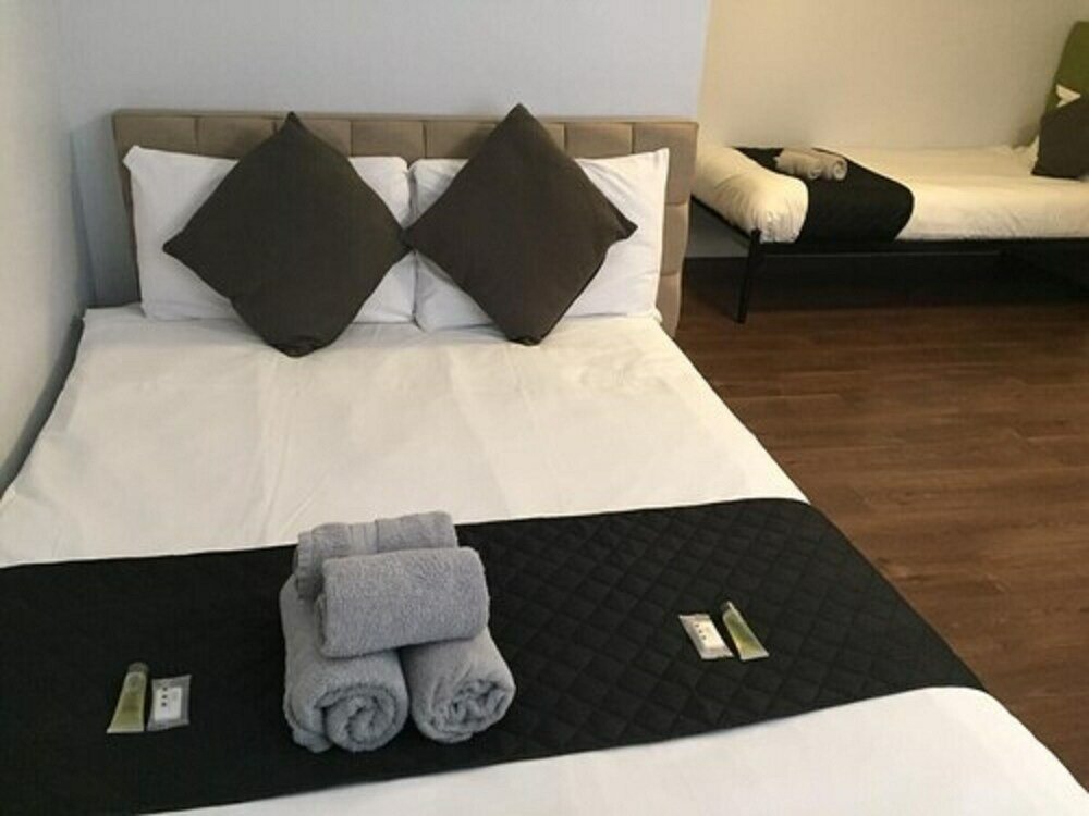 Фото Queens Guesthouse Manchester