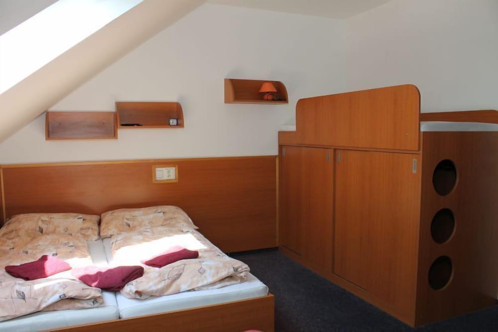 Фото Hotel Pod Jedlovým vrchem