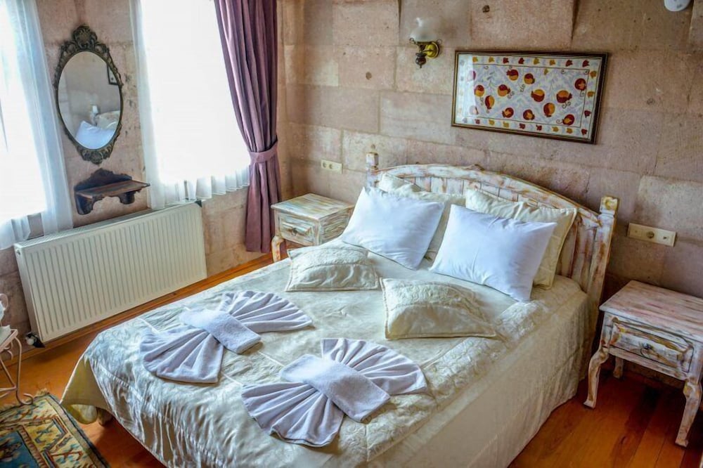 Фото Valley Inn Cave Hotel