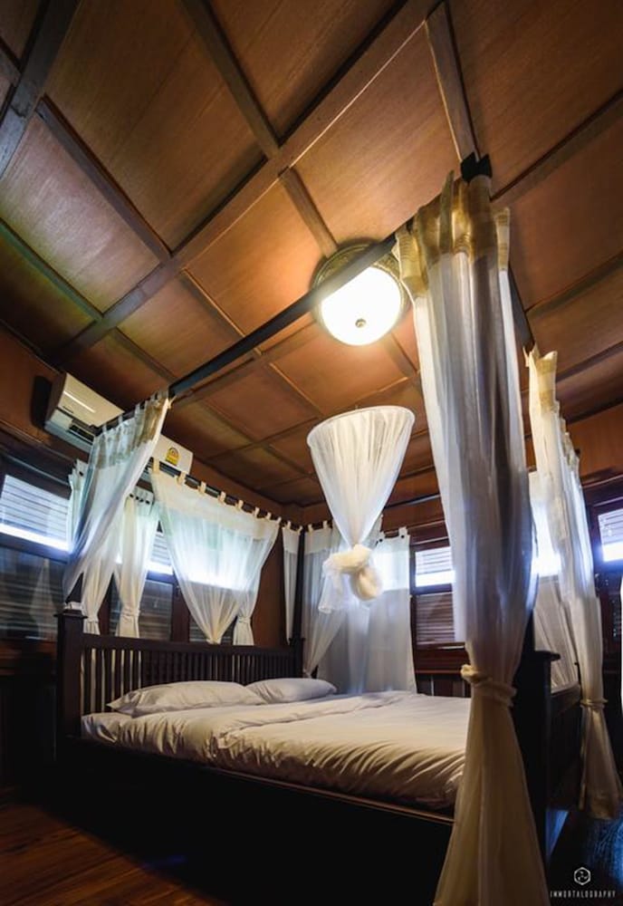 Фото Loam Boutique & Cafe