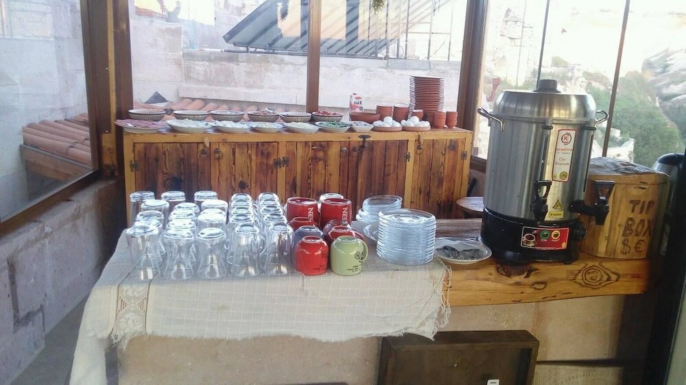 Фото Valley Inn Cave Hotel