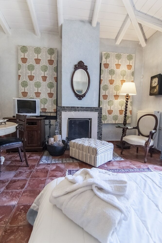 Фото Ostra Menalon Luxury Suites