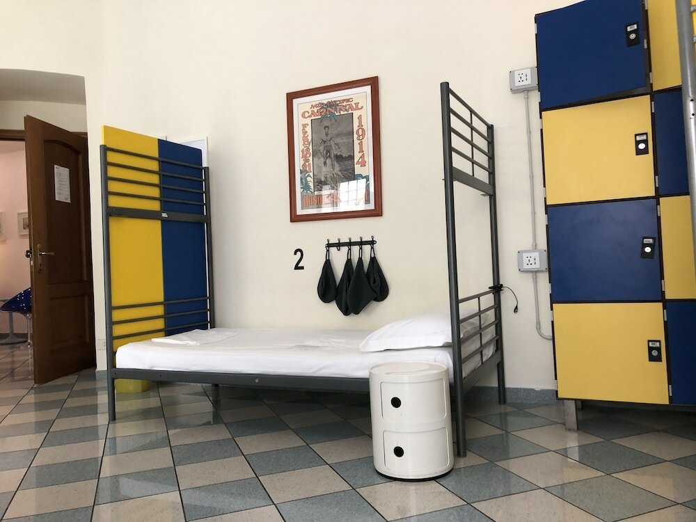 Фото The Beehive