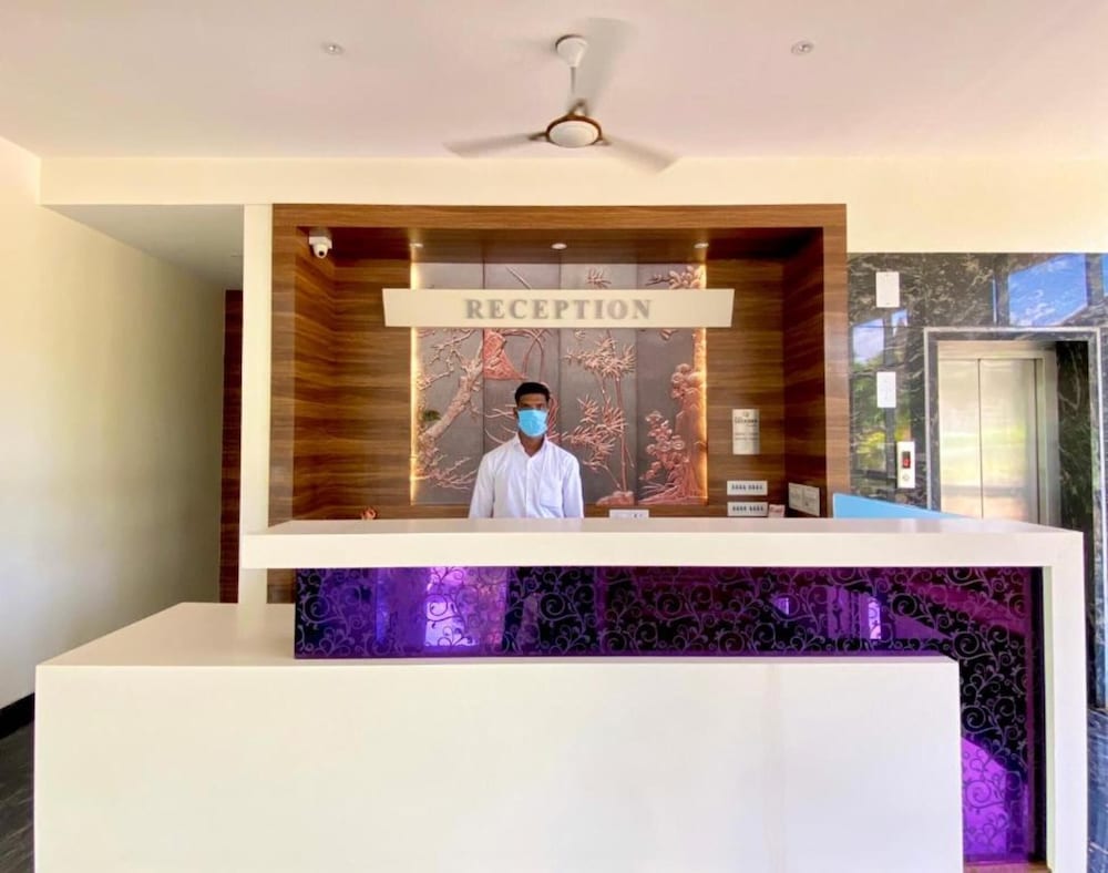 Фото Hotel Sadhana Executive