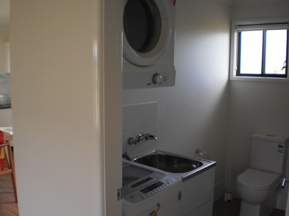 Фото Riverdowns Cottage