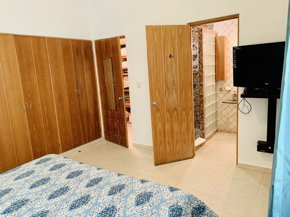 Фото Las Olas downtown Condos by Playa Paradise