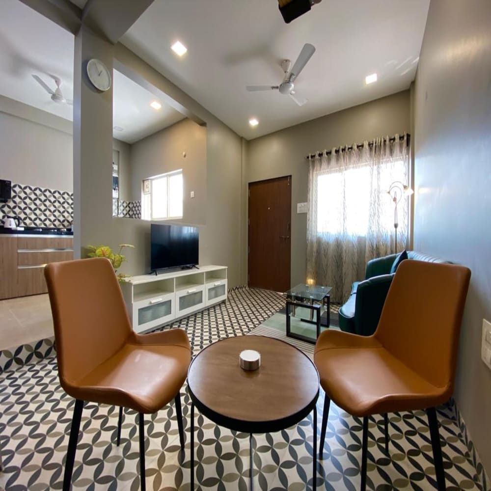 Фото Hotel Sadhana Executive