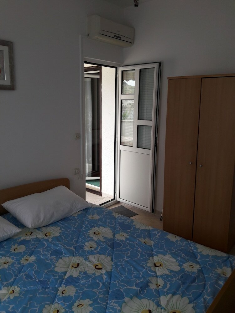 Фото Apartments Metajna X