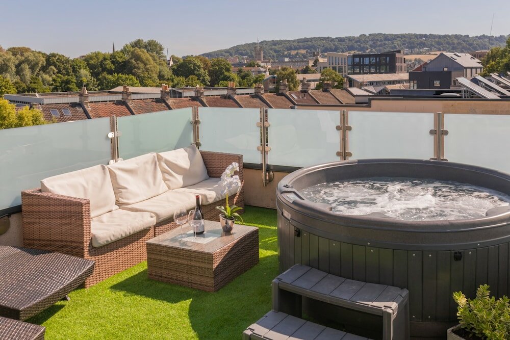 Фото Henge House, Penthouse Apartment