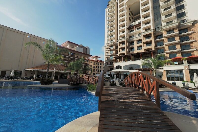 Апартаменты Luxury Oceanfront Penthouse