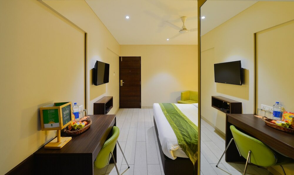 Фото Treebo swastik