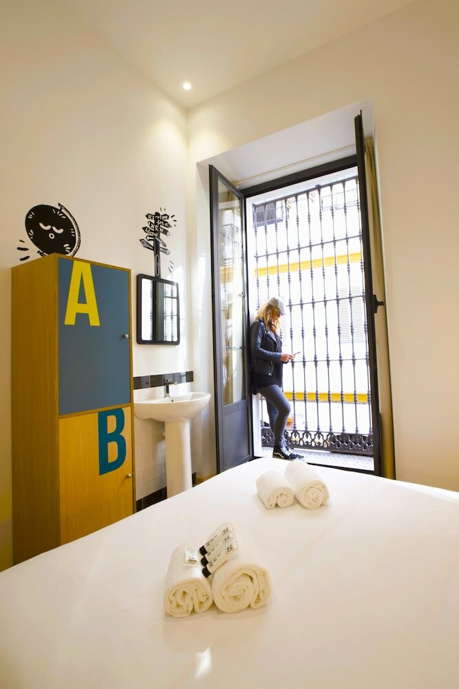 Фото U-Sense For You Hostel Sevilla