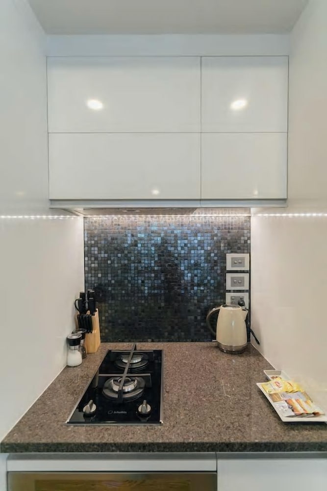 Фото The Ivory at Epsom