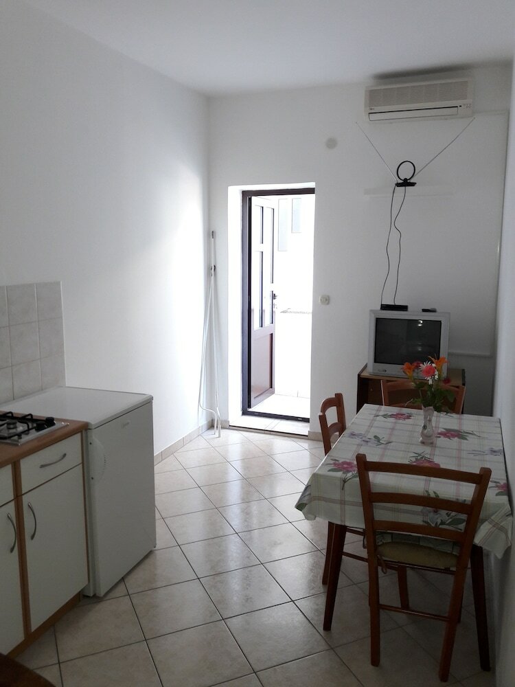 Фото Apartments Metajna X