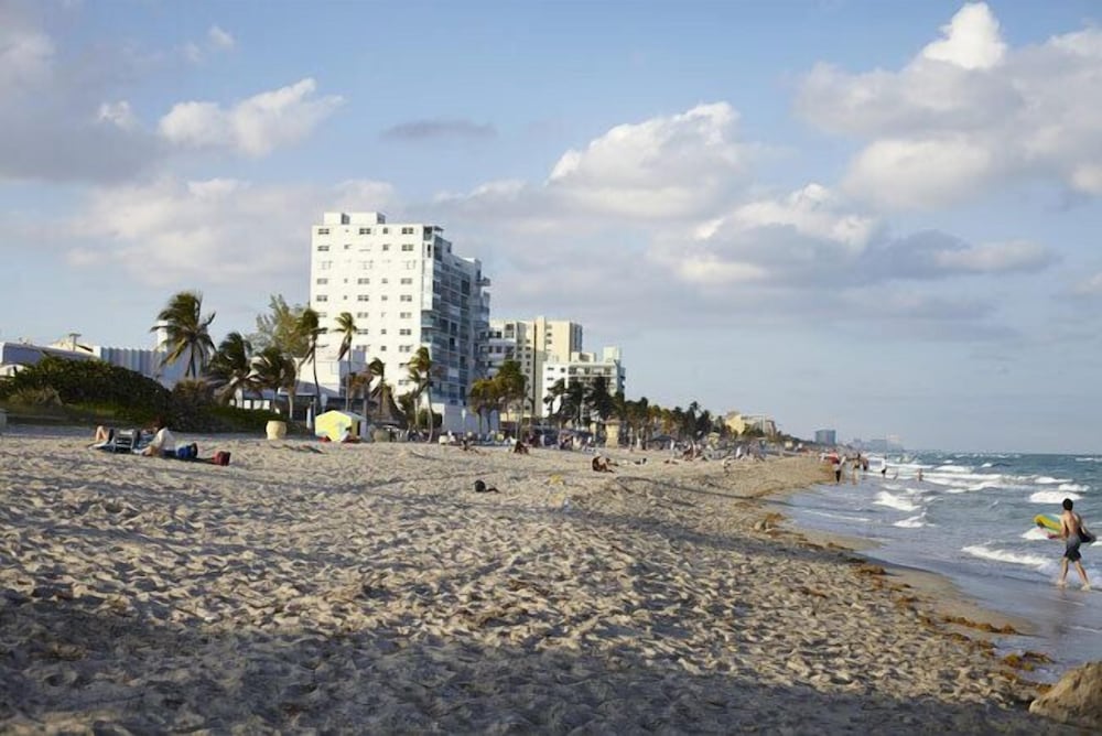 Фото Hollywood Beach Resort -two Bedrooms Sleeps 6