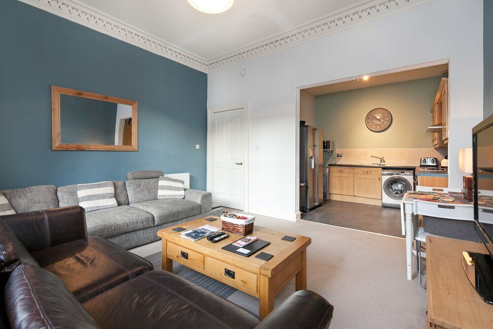 Фото Edinburgh Victorian Luxury Apartment