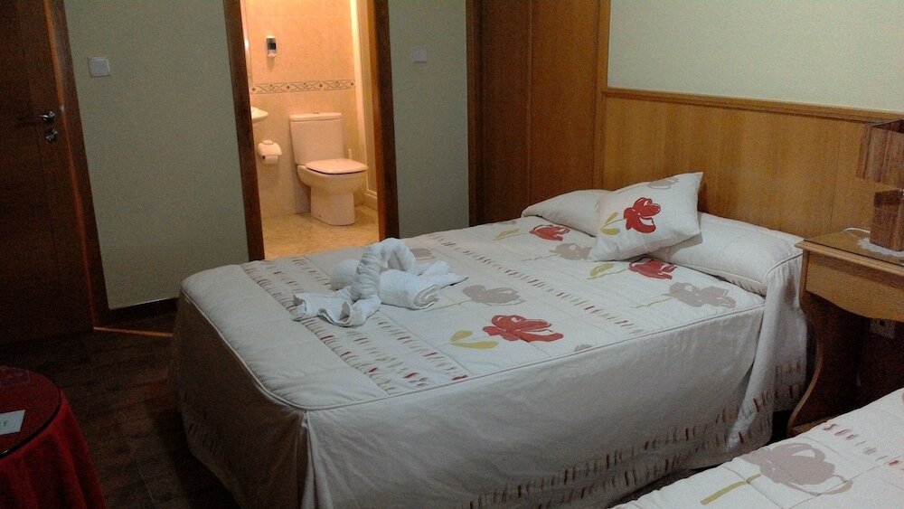 Фото Hostal Ponte Dos Santos