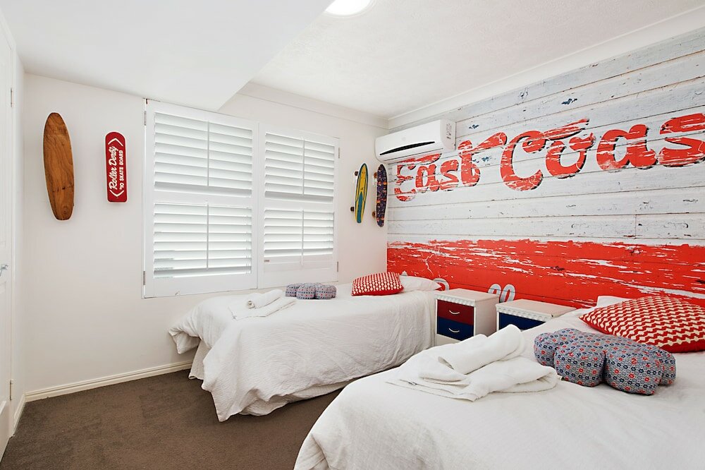 Фото Beachfront Palm Beach Townhouse