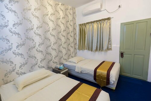 Гостиница Sky View Bed & Breakfast в Янгоне