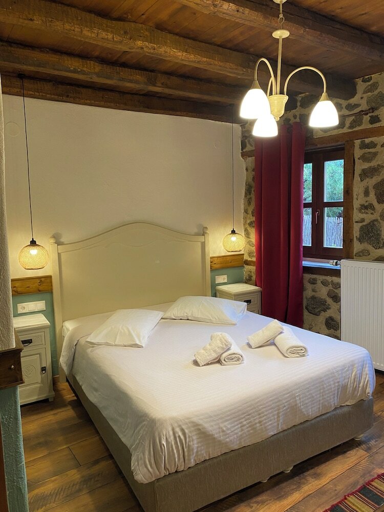 Фото Agios Germanos Traditional Hotel