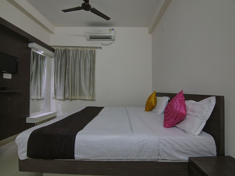 Фото Oyo 12305 Raj Residency